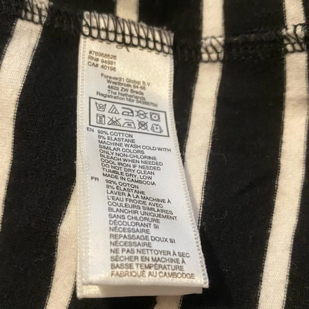 Forever 21 Black and White Striped Mini Skirt Size Medium - Picture 4 of 4